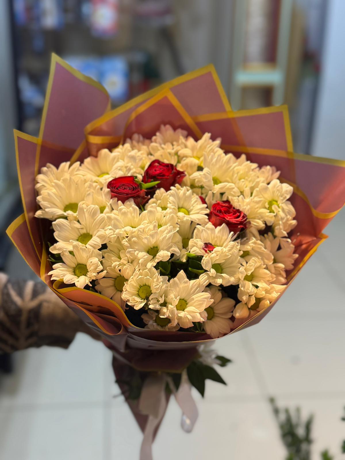 3 GÜL + PAPATYA 1500 TL